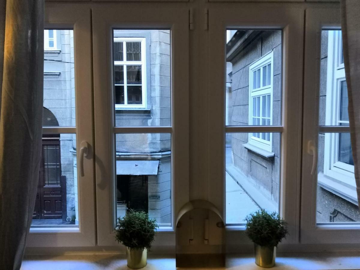Studio Apartment Frano Zagreb Bagian luar foto